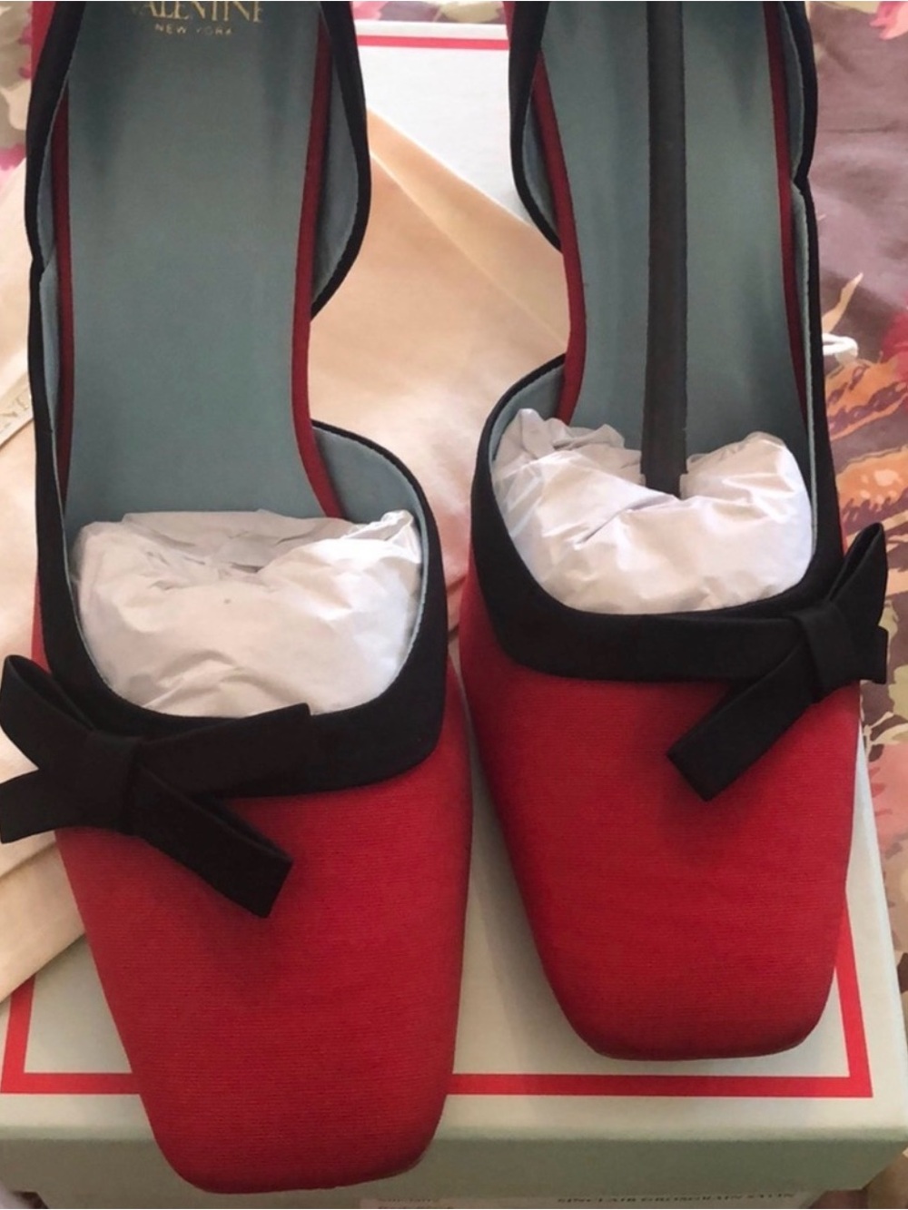 Frances Valentine Sinclair Grosgrain Red and Black Bow Square-Toe Pumps